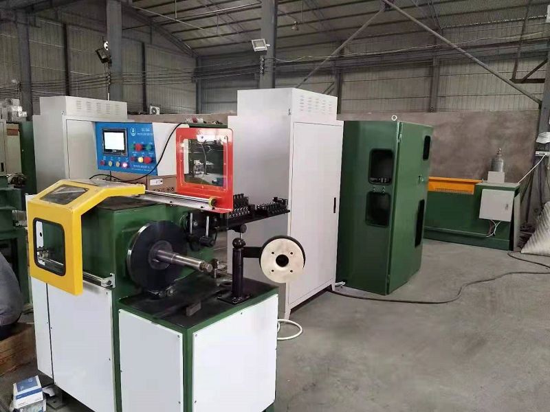 Máquina bobinadora de capas de alambre